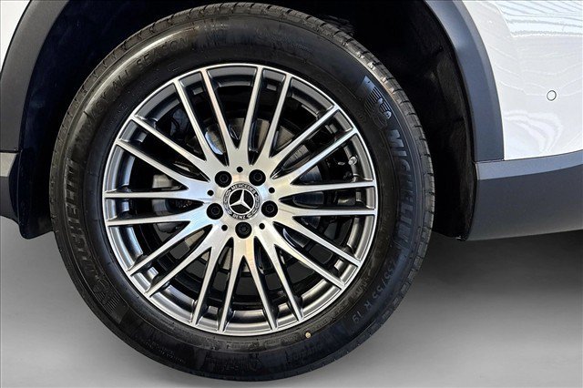New 2026 Polar White Mercedes-Benz GLC 300 image 59