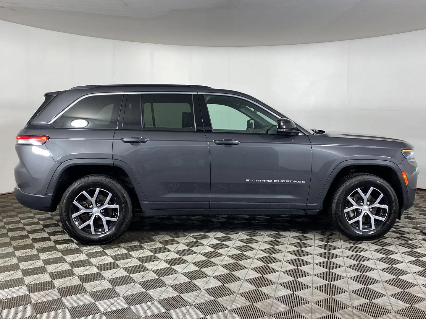 Used 2026 Baltic Gray Metallic Clearcoat Jeep Limited image 5