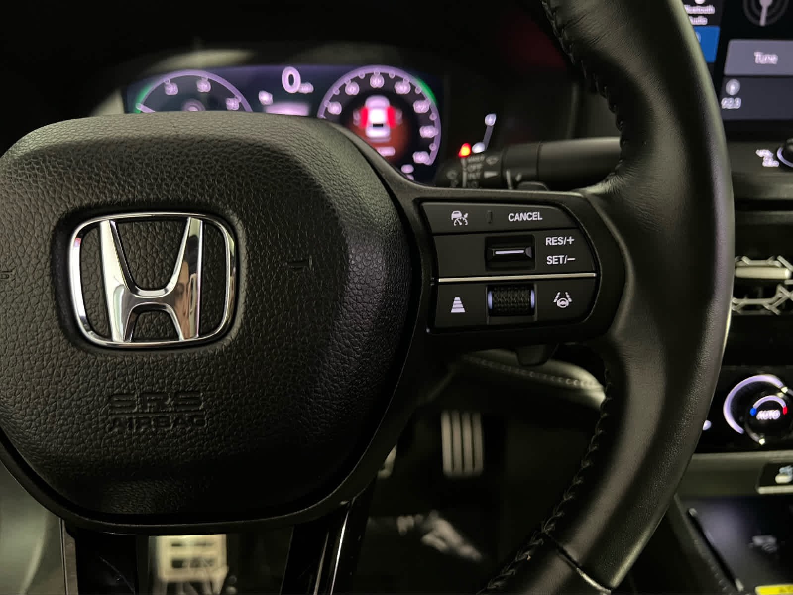 Used 2025 Platinum White Pearl Honda Sport image 20