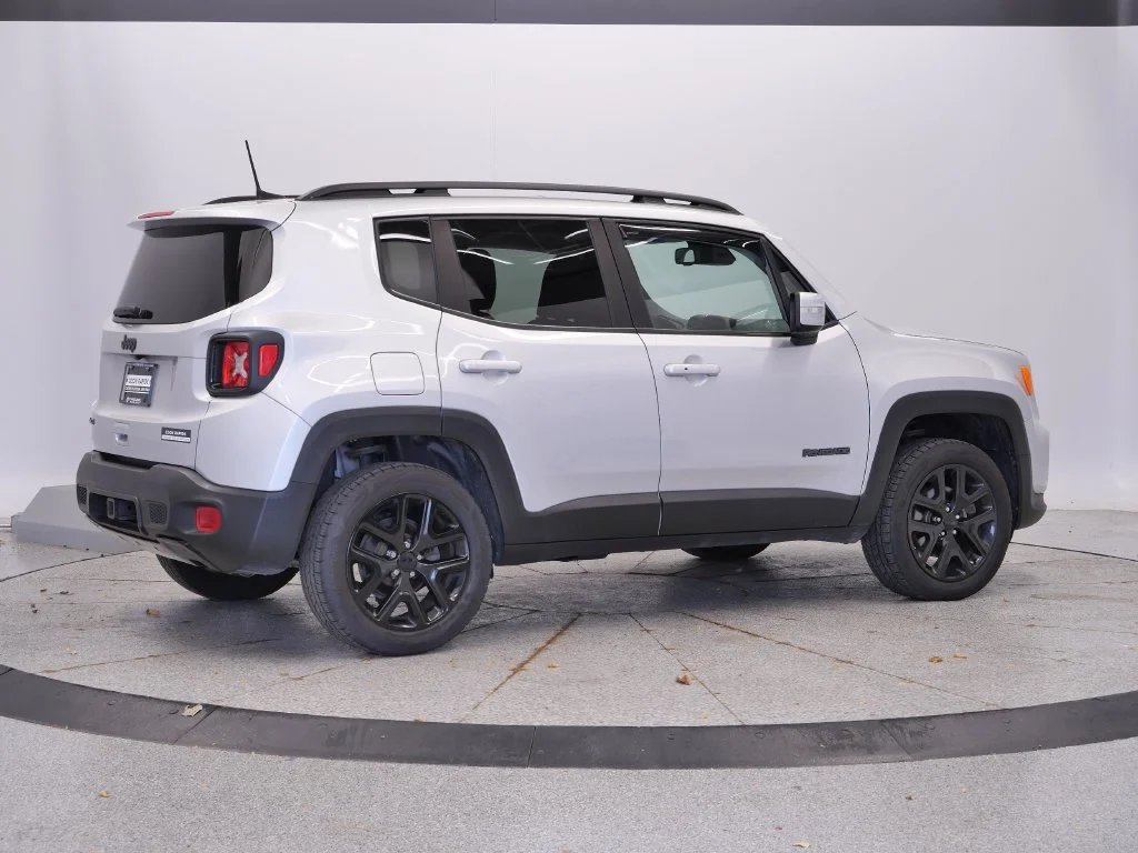 Certified Used 2019 Silver Jeep Latitude image 6