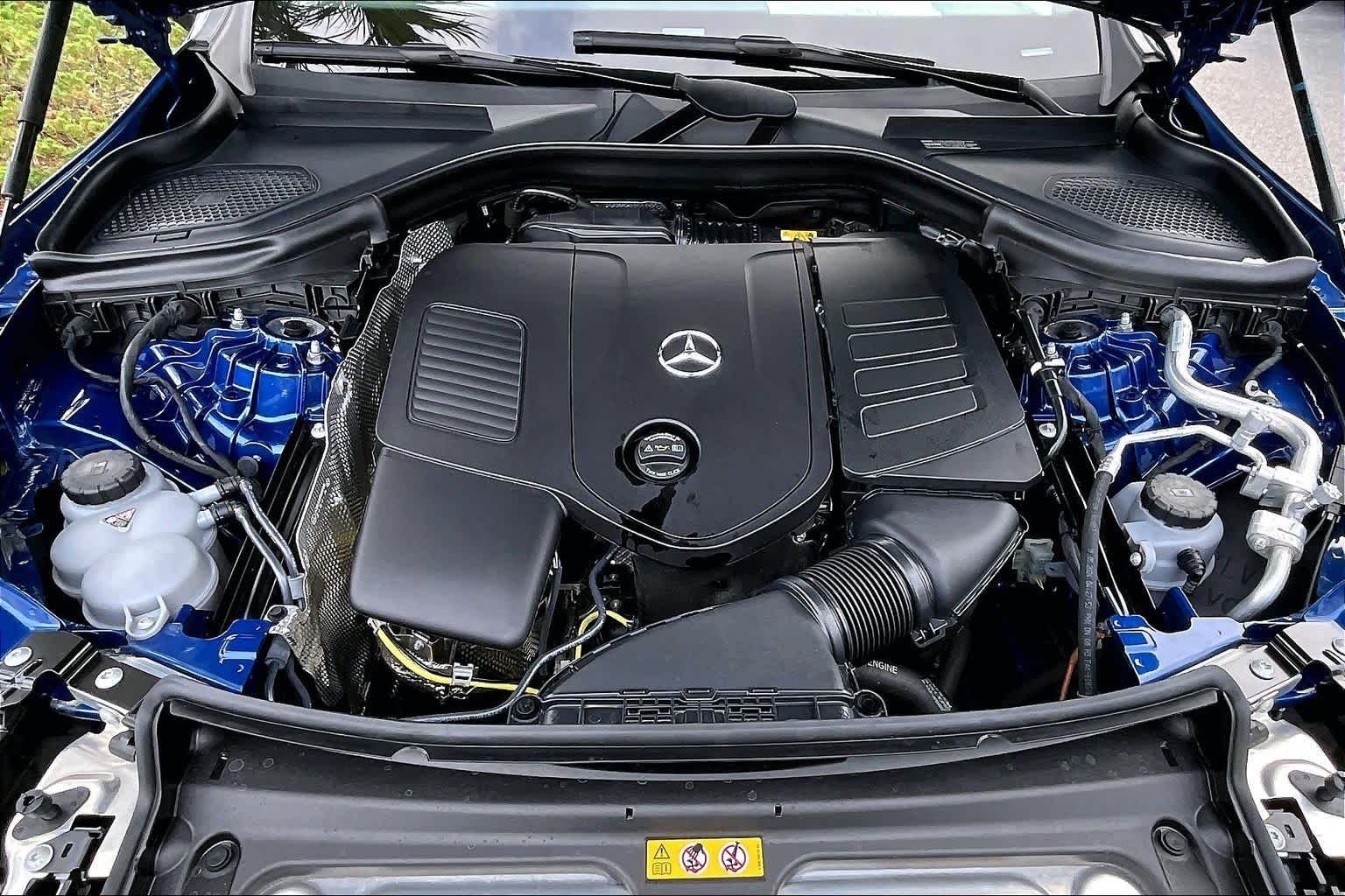 Used 2025 Starling Blue Metallic Mercedes-Benz GLC 300 image 31