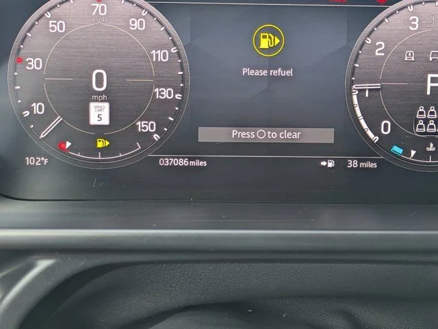 Used 2023 Fuji White Land Rover First Edition image 25