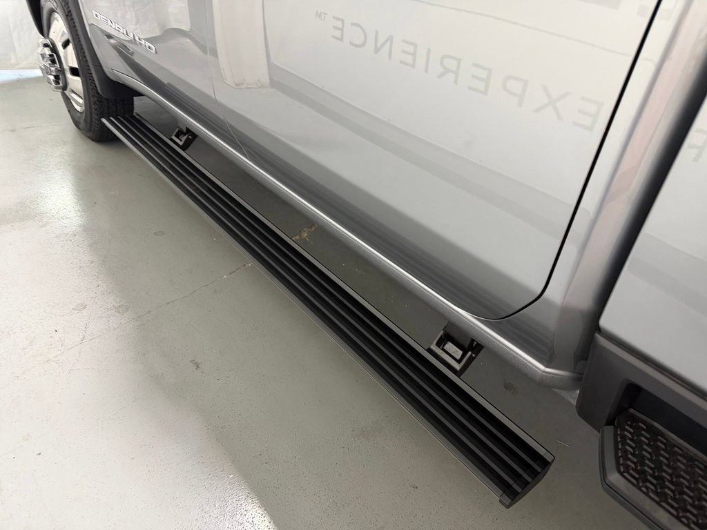 New 2026 Sterling Metallic GMC Denali Ultimate DRW image 40