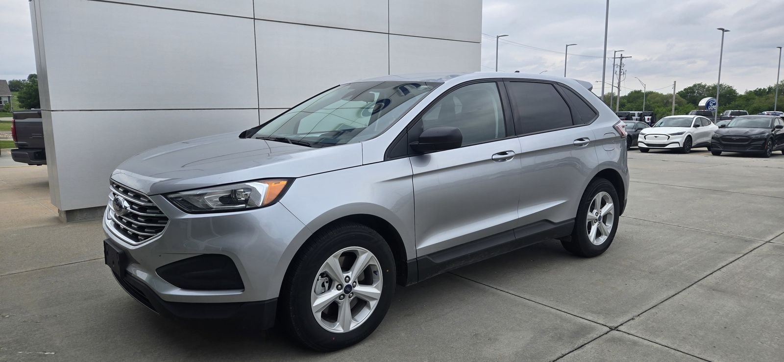 2020 Ford Edge SE AWD's photo