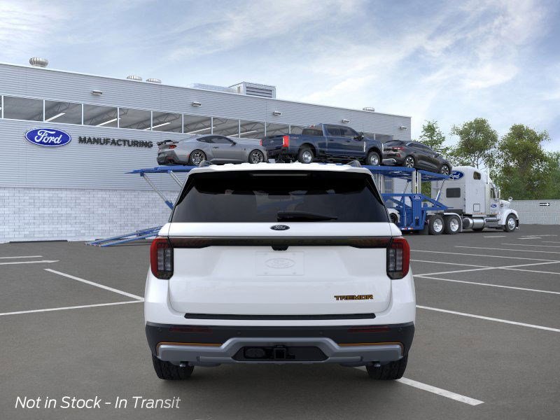 New 2026 Star White Metallic Tri-Coat Ford Tremor image 5