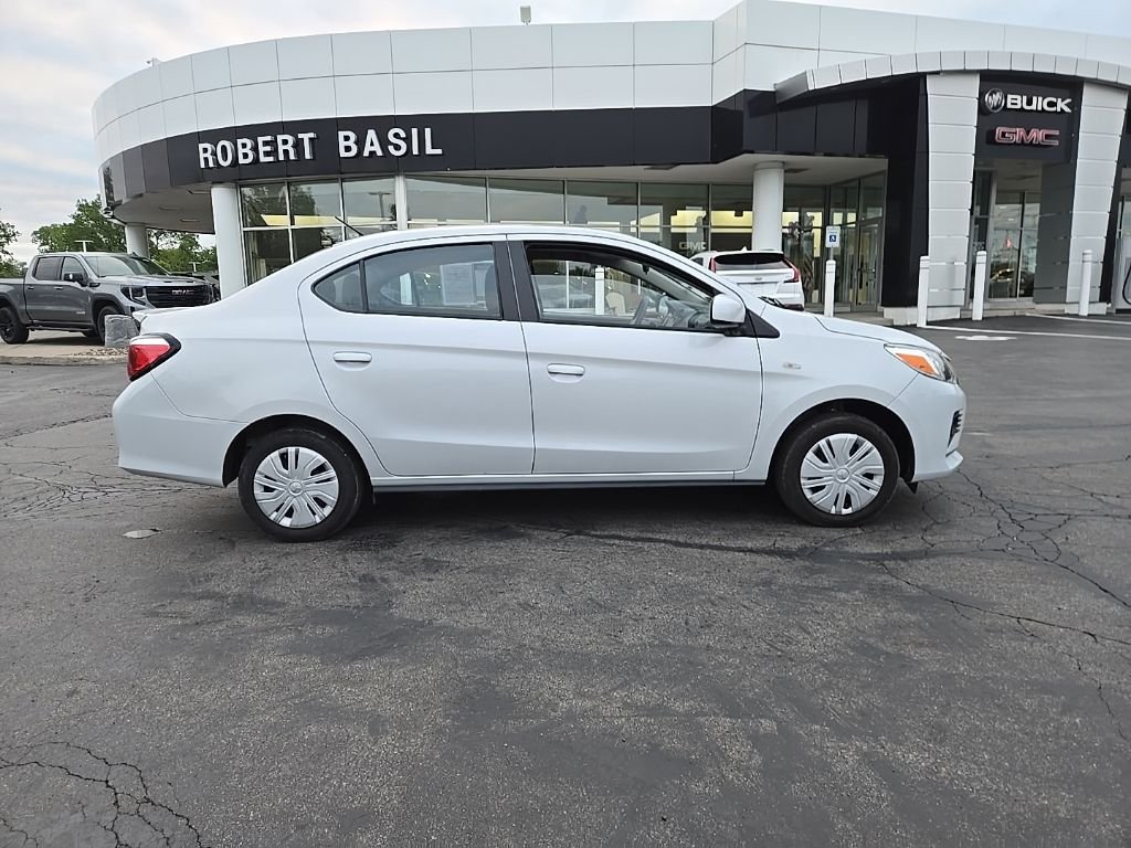 Used 2024  Mitsubishi  image 6