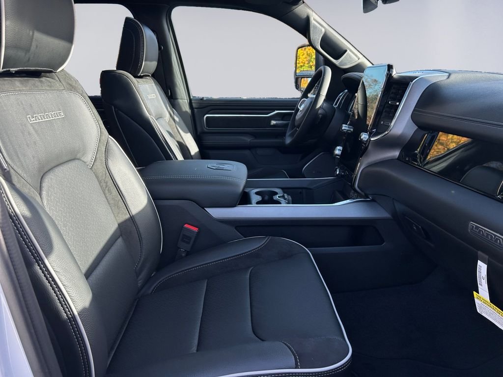 2026 RAM 1500 Laramie - Photo 17