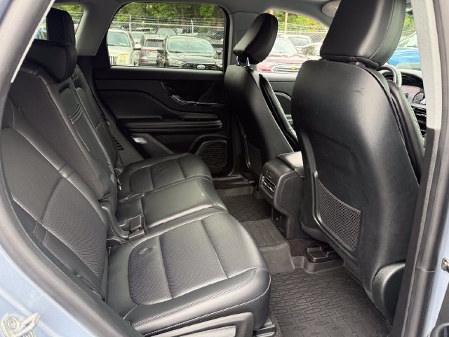 Used 2022 Blue Metallic Lincoln Standard image 5