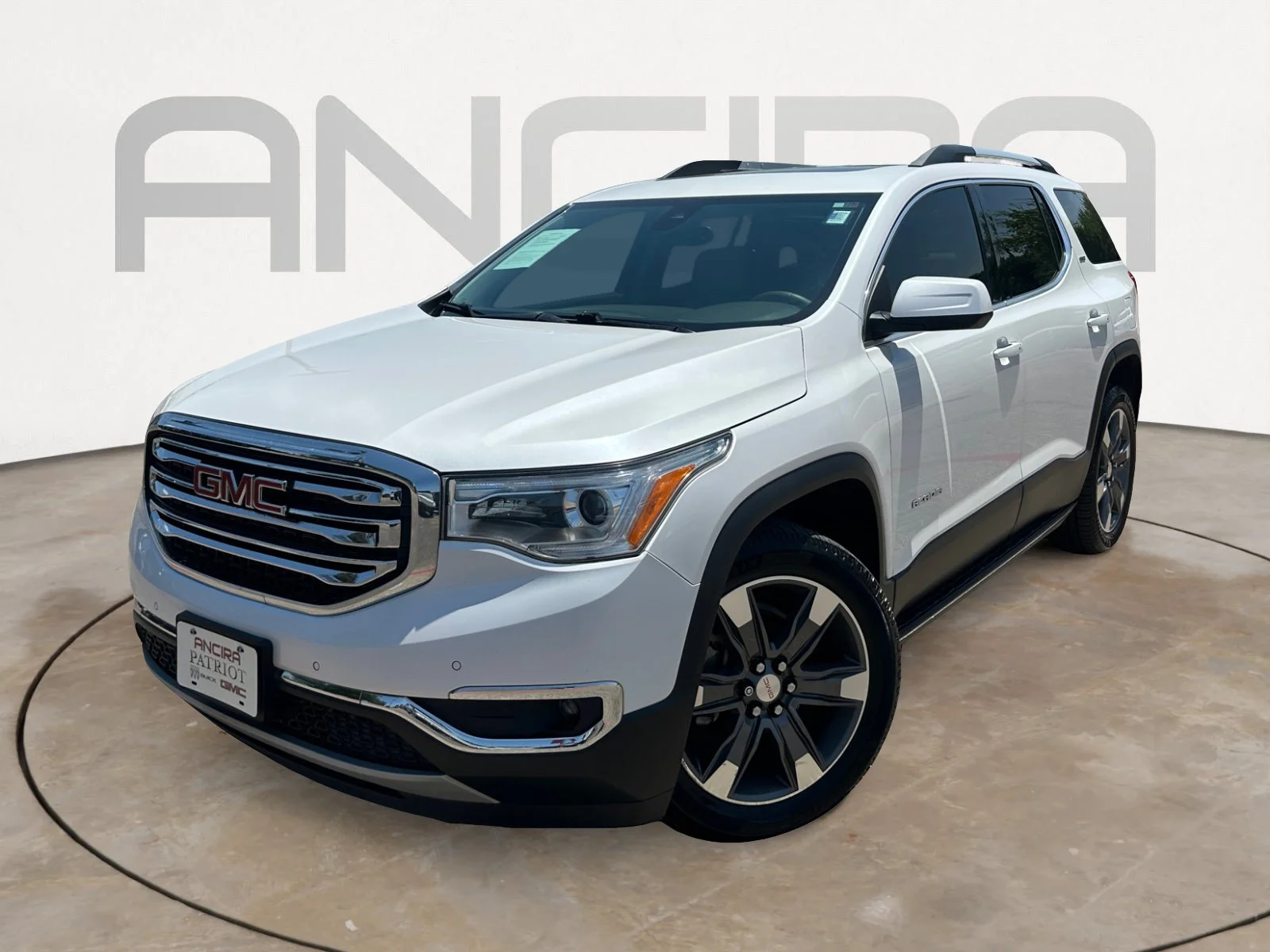 Used 2017 White Frost Tricoat GMC SLT image 4