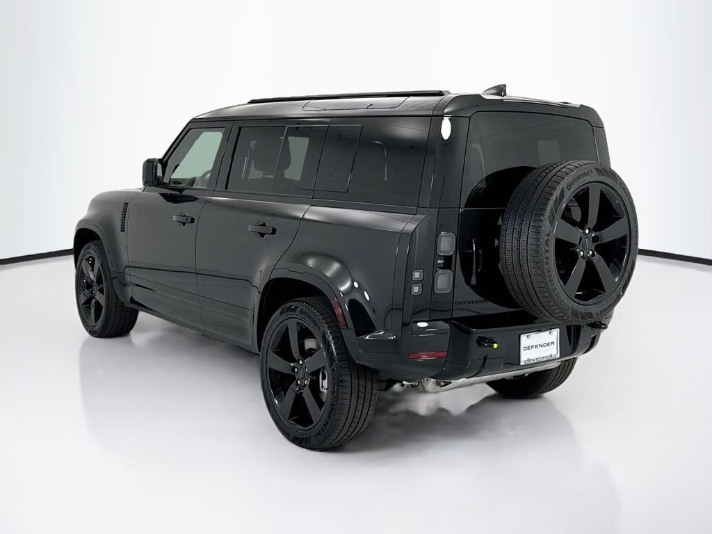 2026 Land Rover Defender X-Dynamic SE | CarEdge | CarEdge