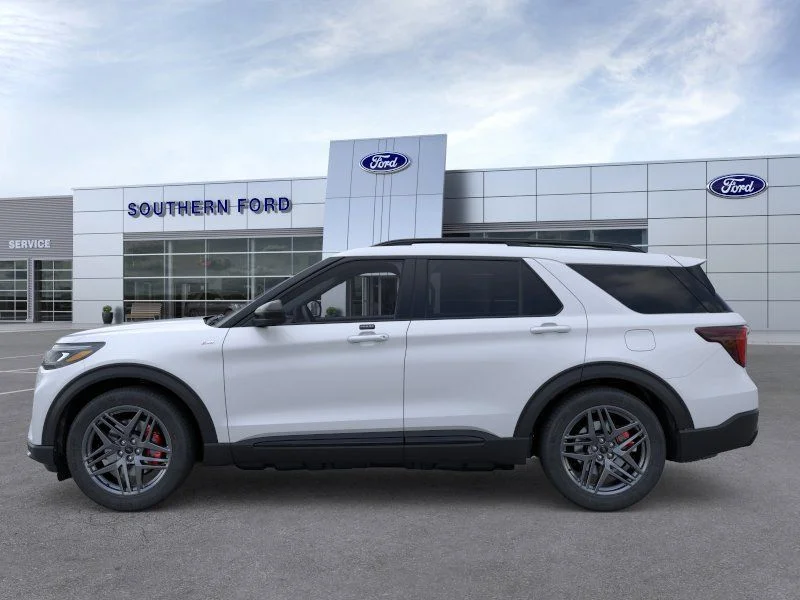New 2026 Space White Metallic Ford ST-Line image 3