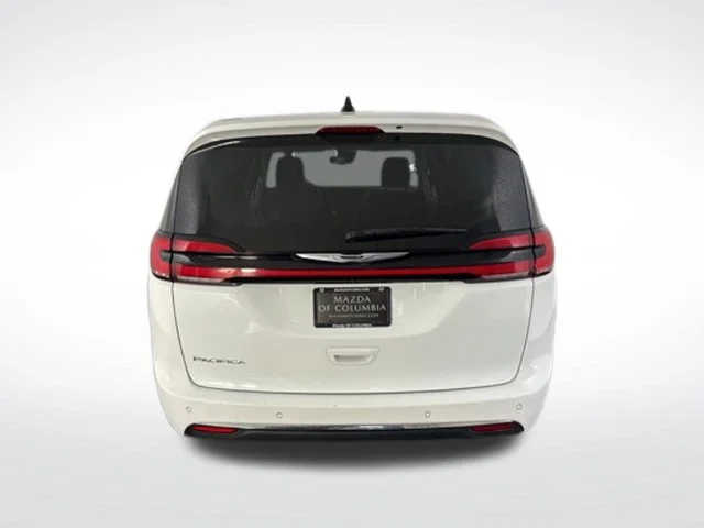 Used 2023 White Chrysler Touring L image 9