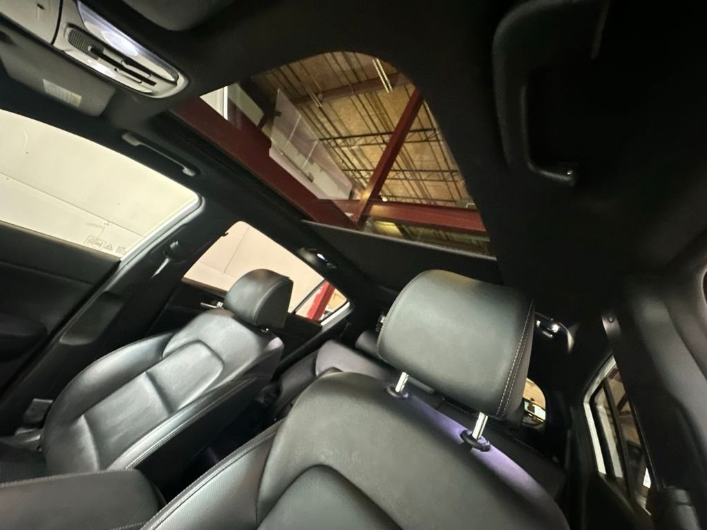 Used 2022 White Kia Nightfall image 11