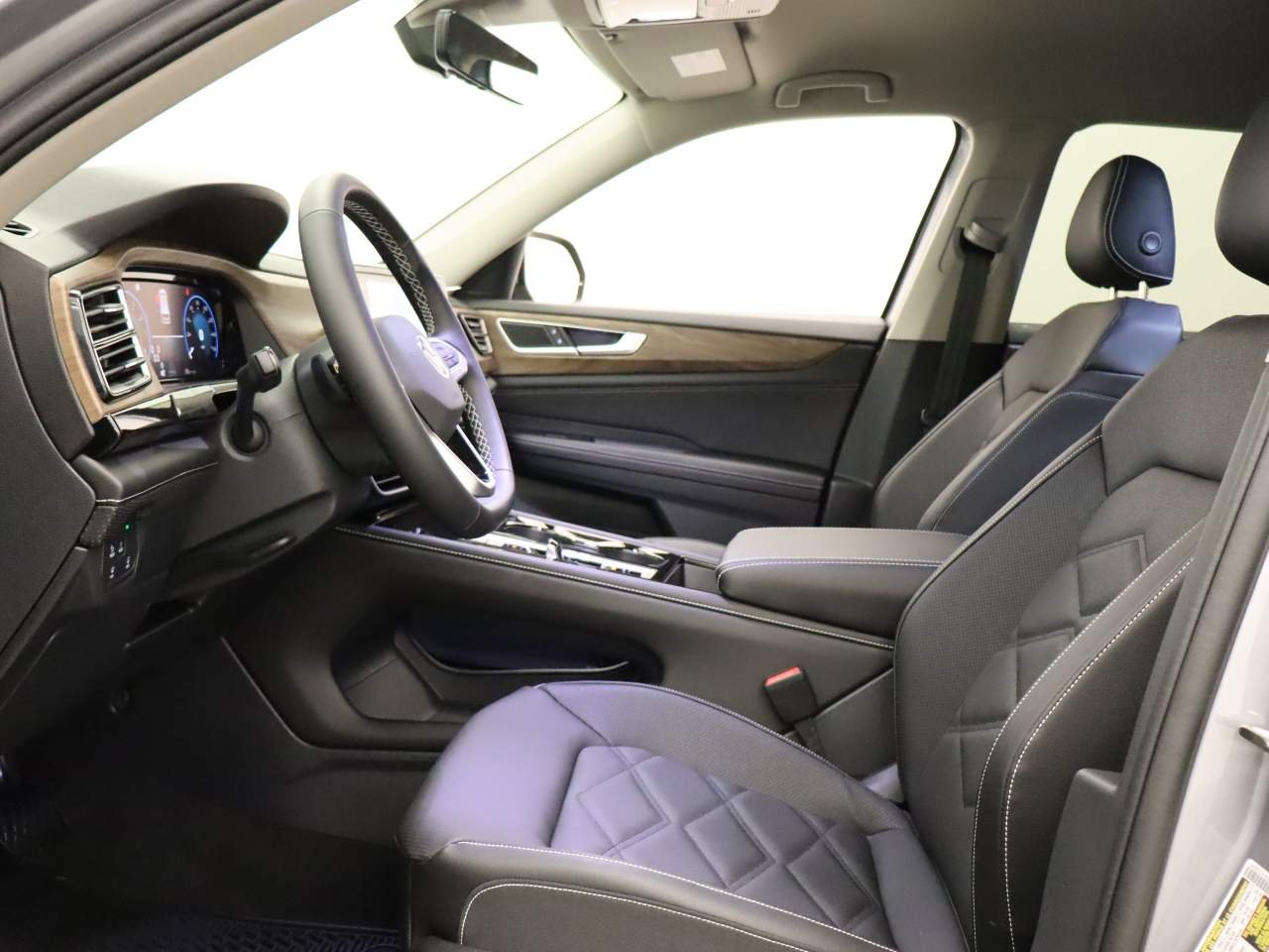 2026 Volkswagen Atlas SE w/Tech - Photo 14