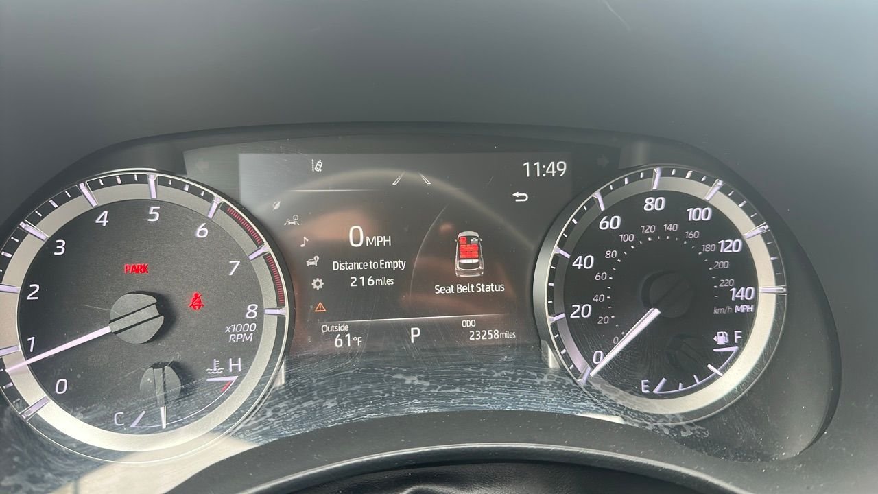 2023 Toyota Highlander LE photo 4