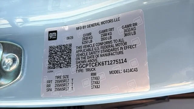 New 2026 Snowdrift Metallic Chevrolet LT image 30