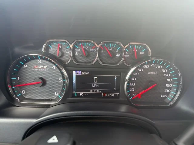 Used 2016 TUNGSTEN METALLIC Chevrolet LT image 19