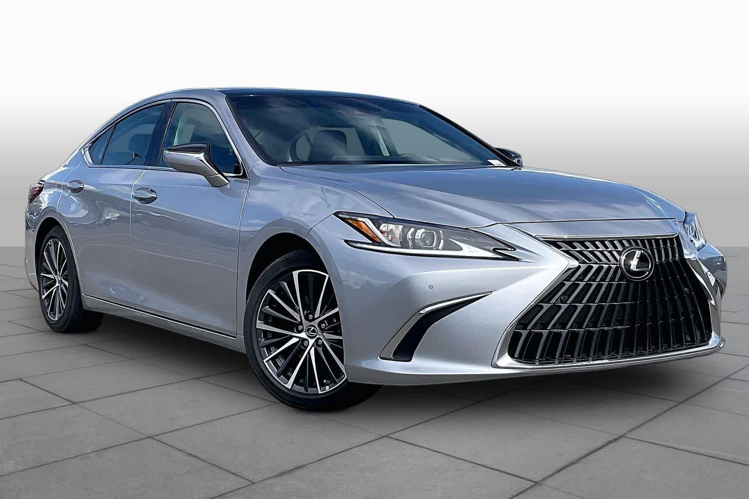 Used 2025 Iridium Lexus  image 3