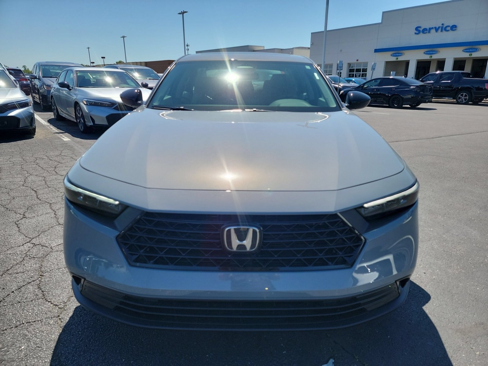 New 2026 Urban Gray Pearl Honda SE image 2