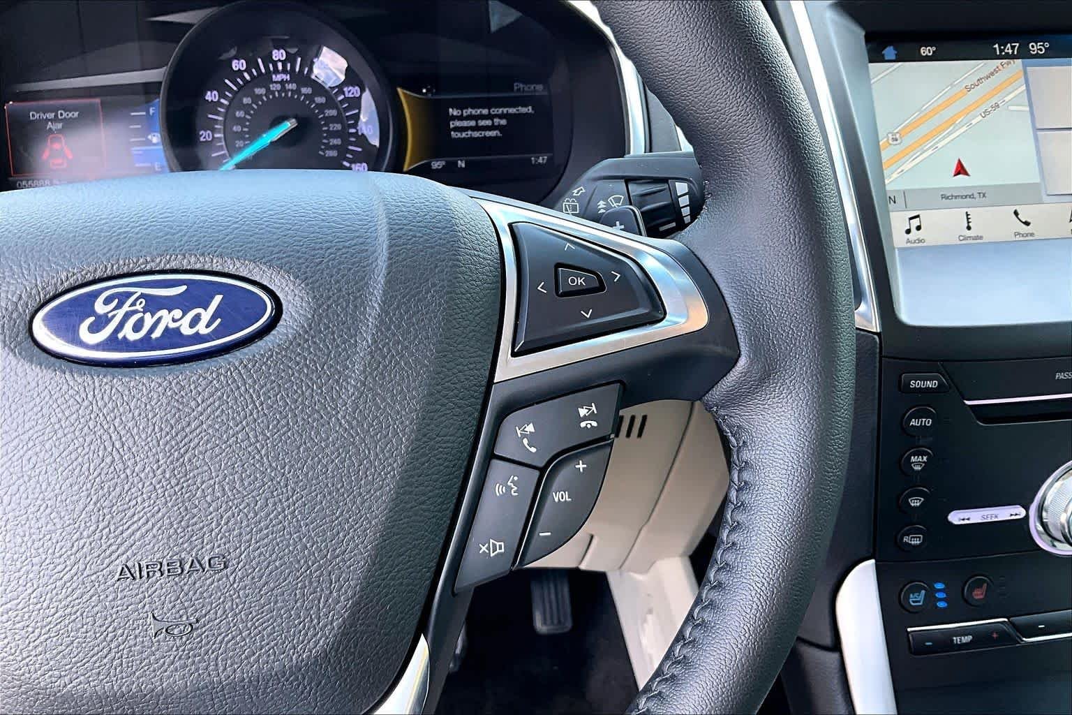 Used 2018 White Platinum Metallic Tri-Coat Ford Titanium image 25