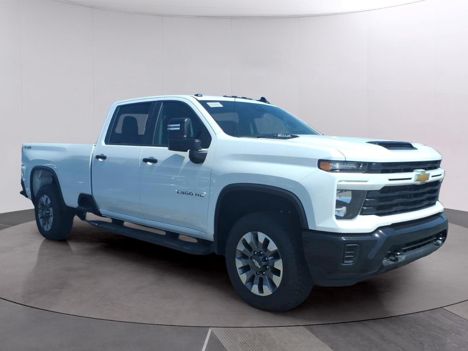 New 2026 Summit White Chevrolet Custom image 7