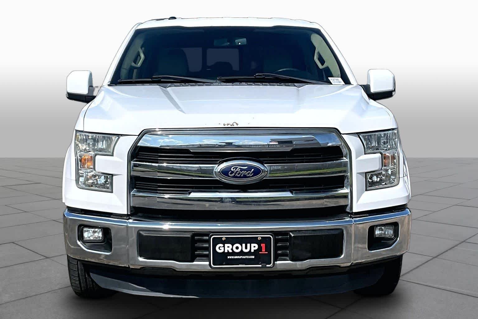 Used 2015 Oxford White Ford Lariat image 3