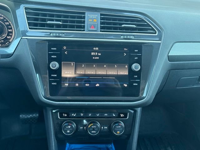 Used 2018 Orange Volkswagen 2.0T SEL Premium image 7