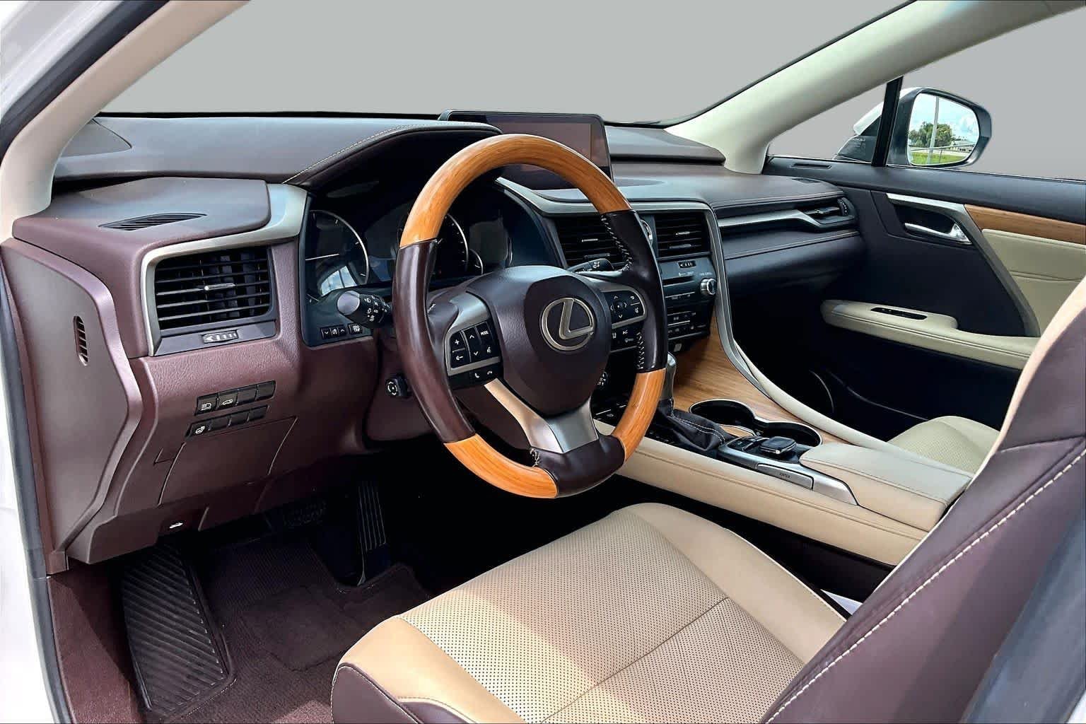 Used 2019 Eminent White Pearl Lexus Premium image 18