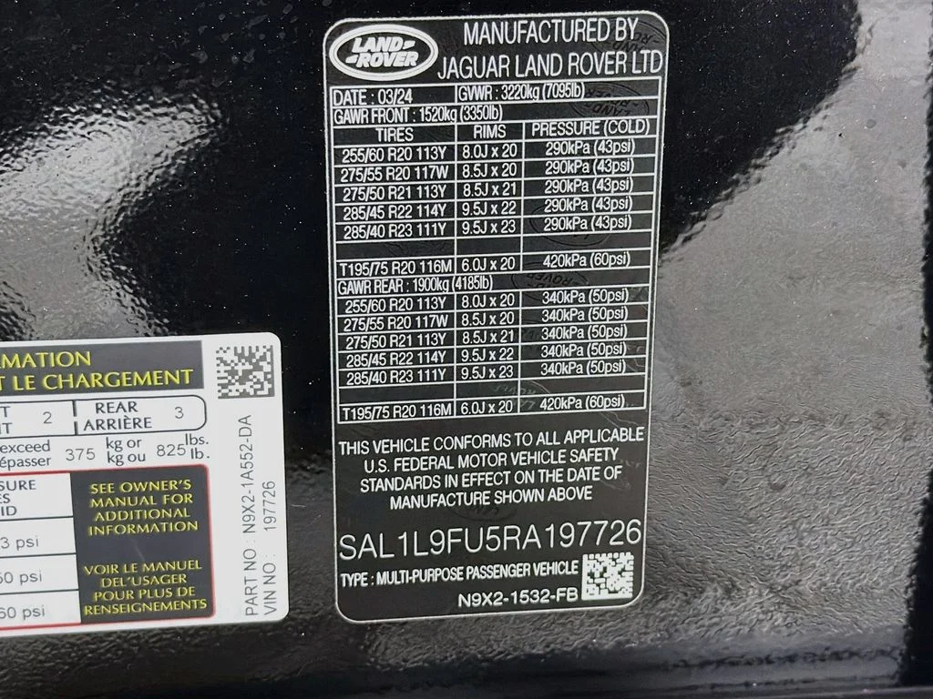 Used 2024 Black Land Rover Dynamic SE image 34