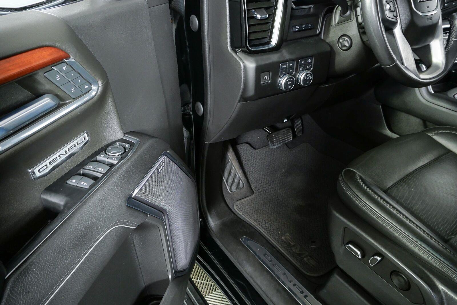 Used 2023 Onyx Black GMC Denali image 8