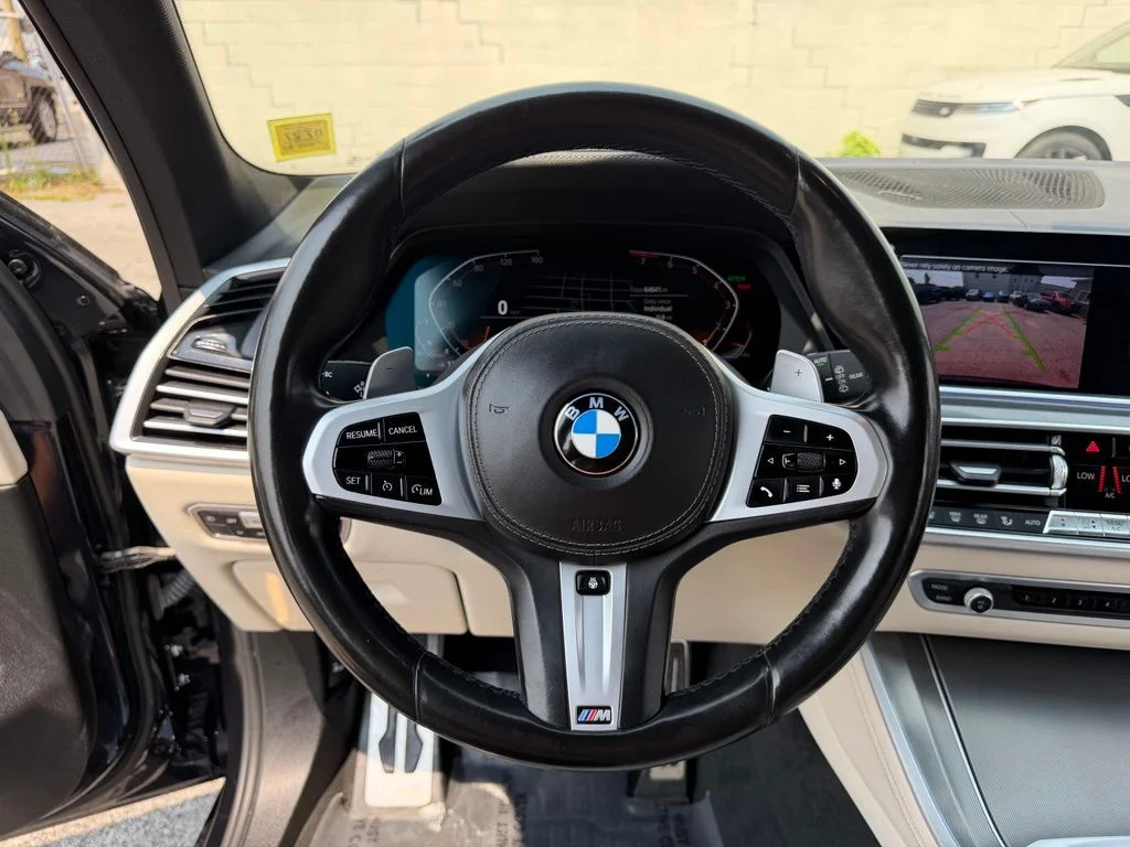 Used 2021 Black BMW xDrive40i image 21