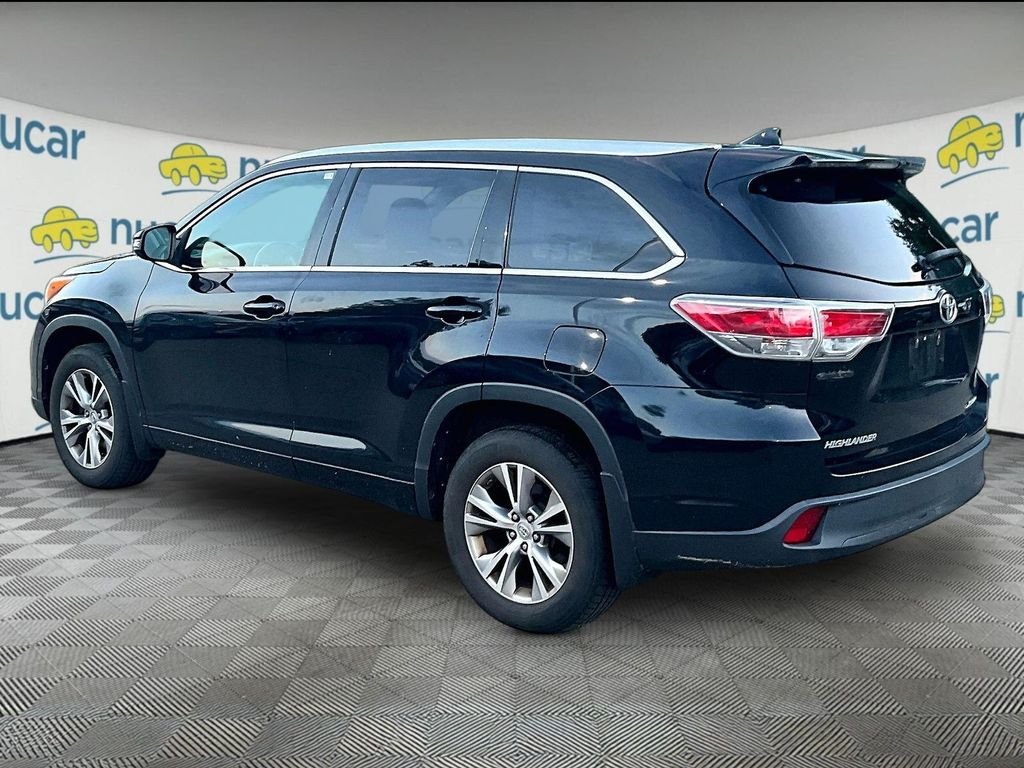 Used 2014 Black Toyota XLE V6 image 5