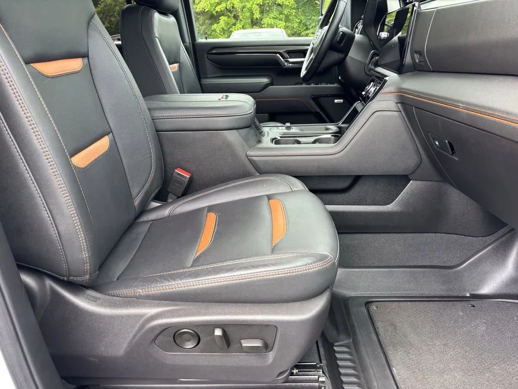 Used 2024 Summit White GMC AT4 image 34