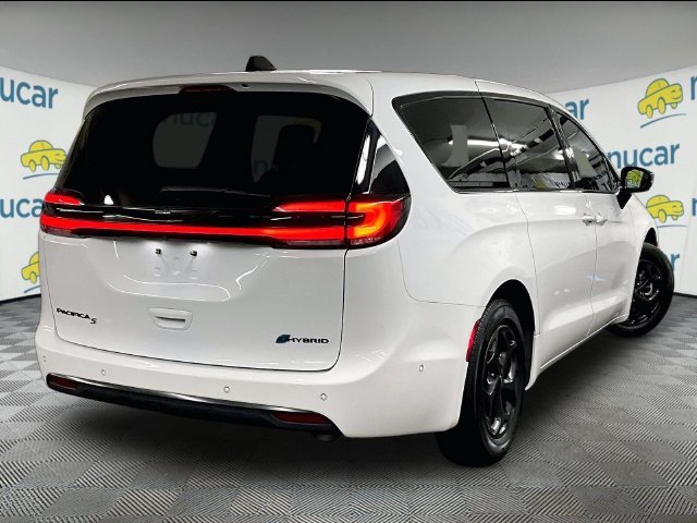 Used 2024 White Chrysler Select S Appearance image 6