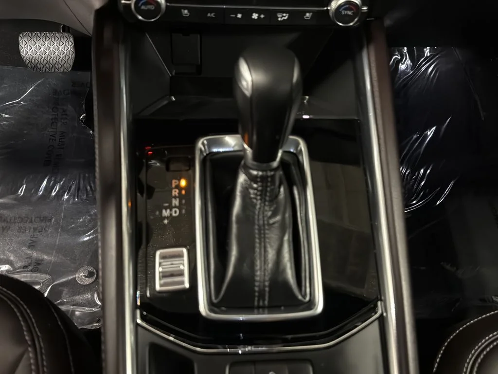 Used 2025 White Mazda 2.5 Turbo Signature image 9
