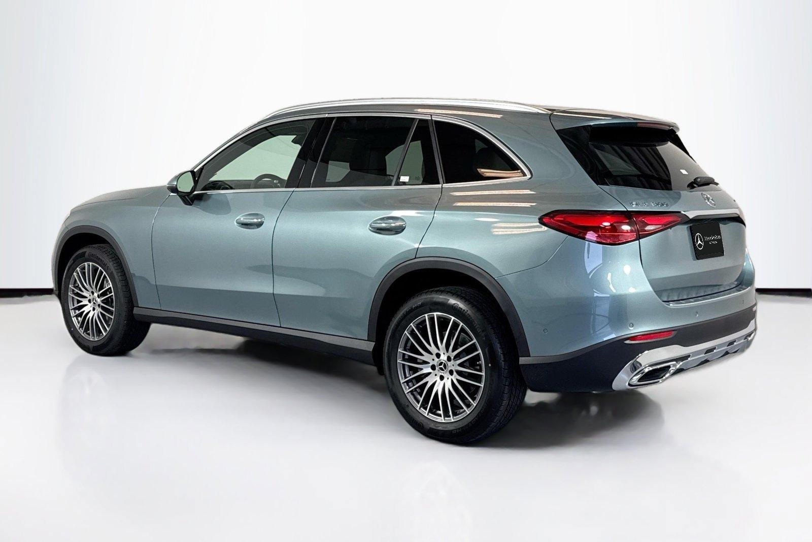 New 2026 Verde Silver Metallic Mercedes-Benz GLC 300 image 7
