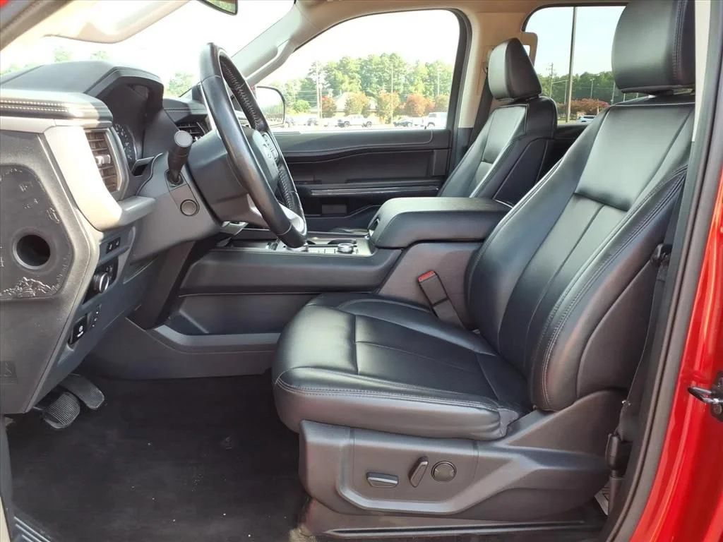 Used 2022 Red Ford XLT image 3