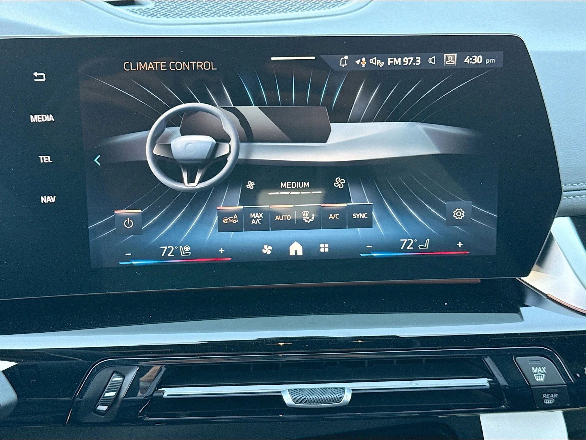 New 2026 Mineral White Metallic BMW xDrive28i image 34