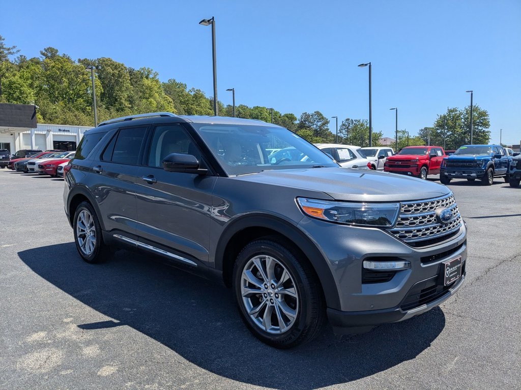 Used 2023  Ford Limited image 3