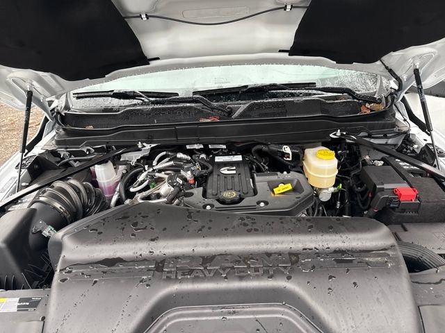 New 2026 Bright White Clear-Coat Exterior Paint RAM Laramie image 30