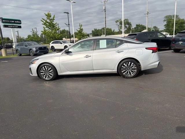 2025 Nissan Altima SV - Photo 16