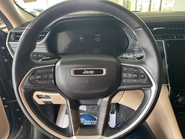Used 2021  Jeep Limited image 21