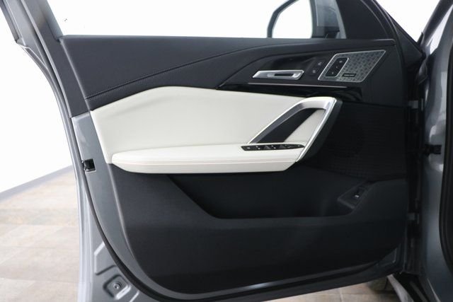 2025 BMW X2 28i - Photo 8
