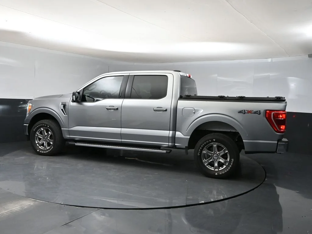 Used 2021 Silver Ford XLT image 4