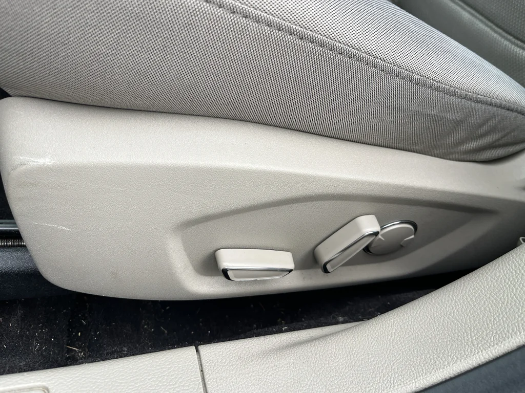 Used 2019 Ruby Red Metallic Tinted Clearcoat Ford SE image 9