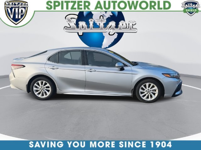 Used 2024  Toyota SE image 17
