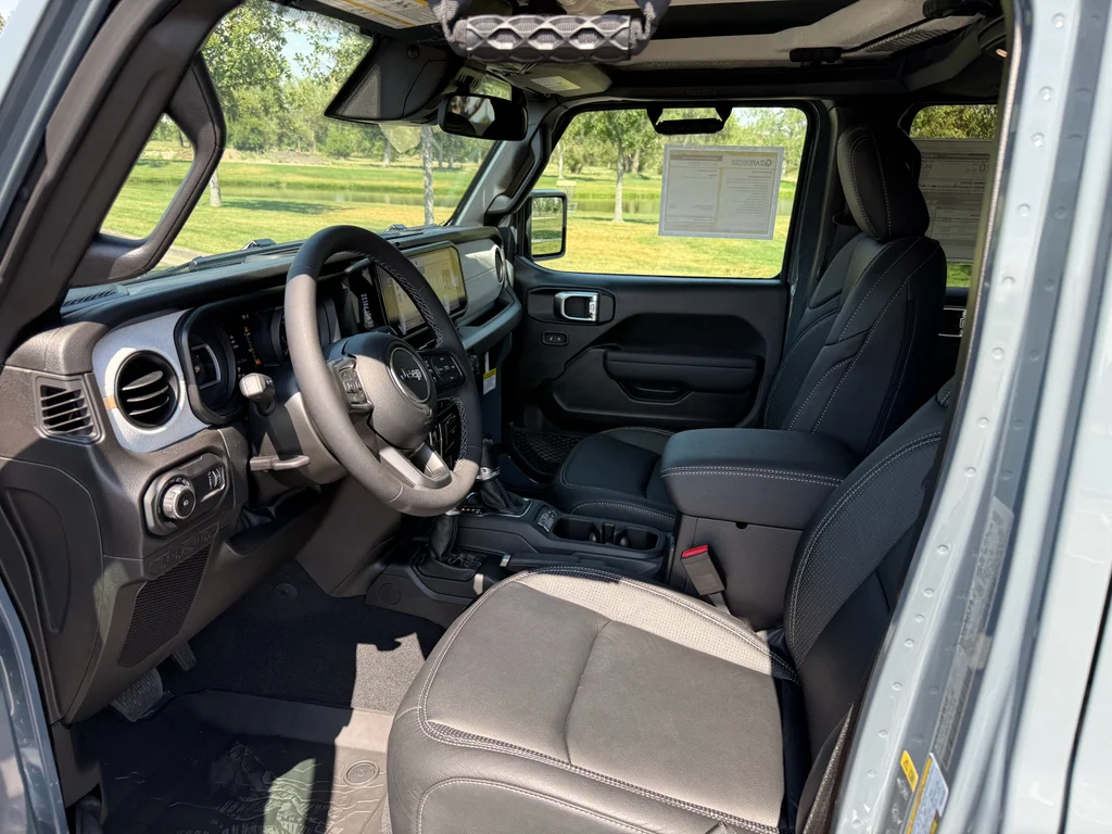 New 2026 Anvil Clearcoat Jeep Sport S image 17