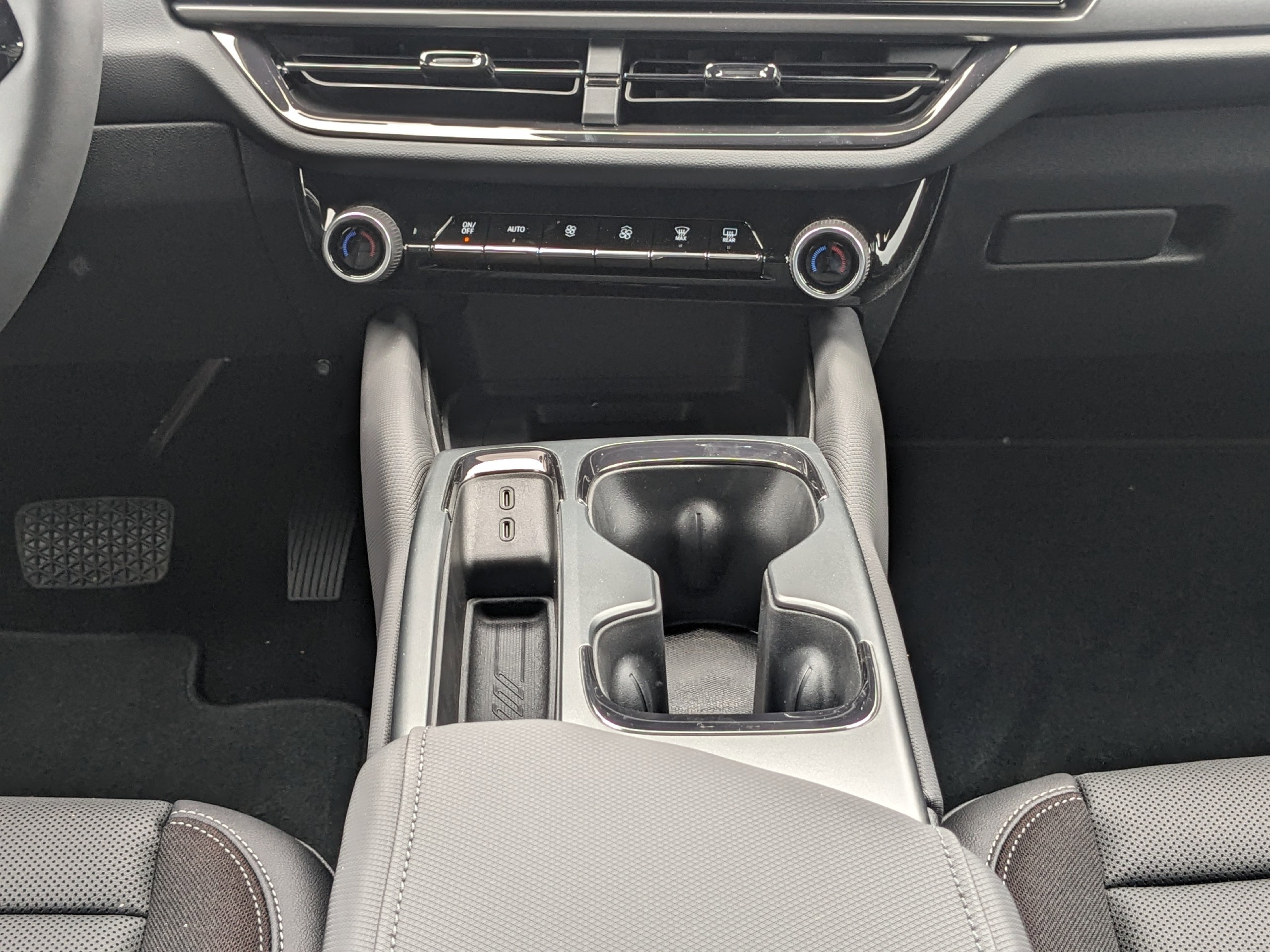 2025 Chevrolet Equinox EV RS - Photo 20