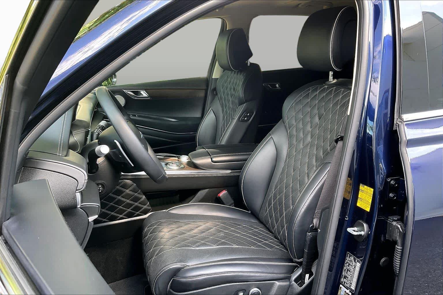 Used 2024 Capri Blue Genesis  image 7