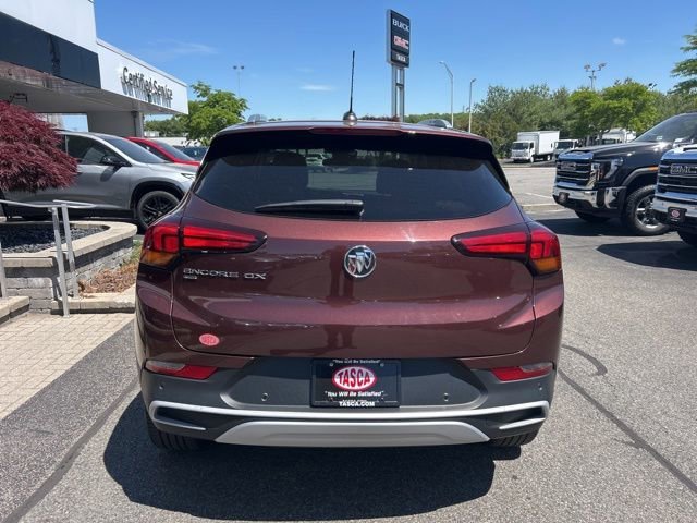 Used 2022 Rosewood Metallic Buick Select image 4